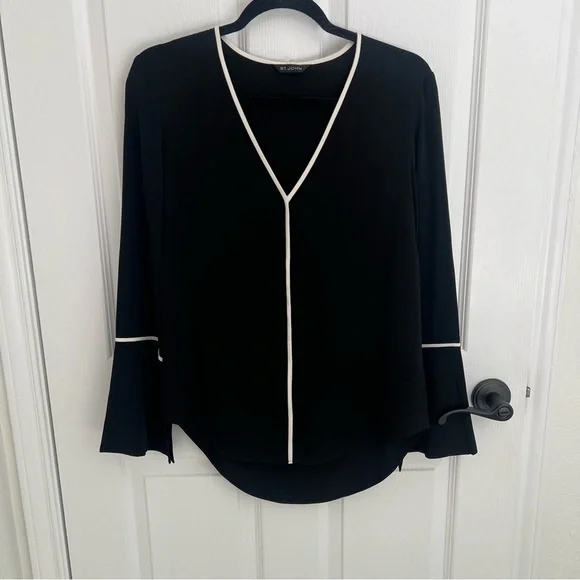 St. John Black Blouse with Creamy White Piping and Bell slit Sleeve Size Small - Picture 4 of 12